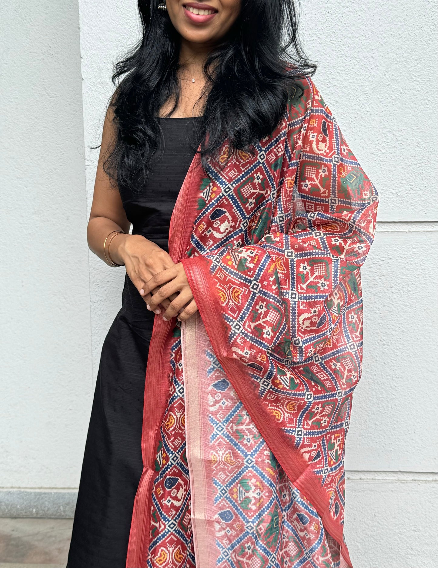 Dharvi Black With Maroon Dupatta